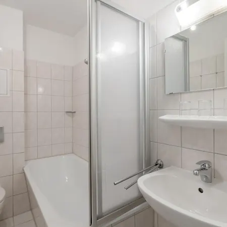 612, Seepark Apartment *